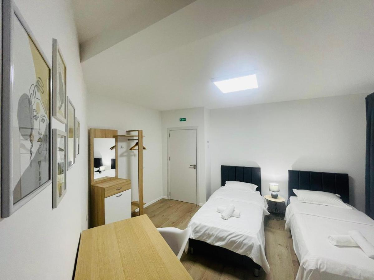 Pristina Nest Appartement Buitenkant foto