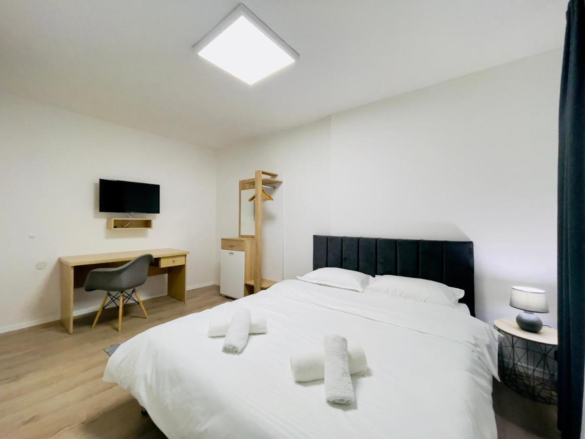 Pristina Nest Appartement Buitenkant foto
